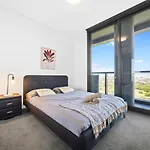 Fabulous View Apartment In Sydney Olympic Park
